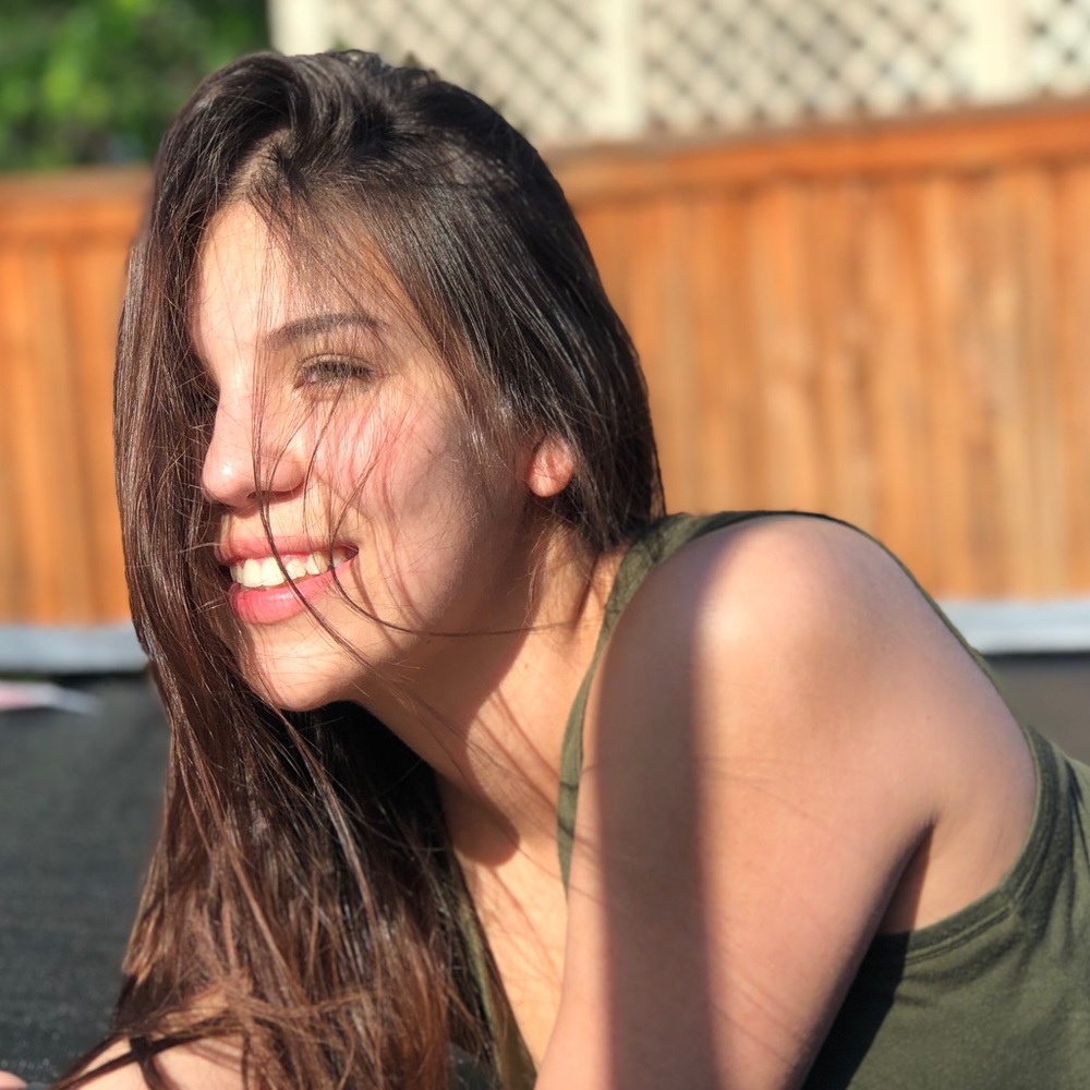 Meet your Posher, Valeria